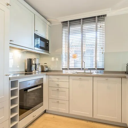 Dueuen Hues, App 3 * Βέστερλαντ